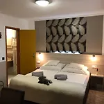 Baranyai Vendeghaz * Bük
