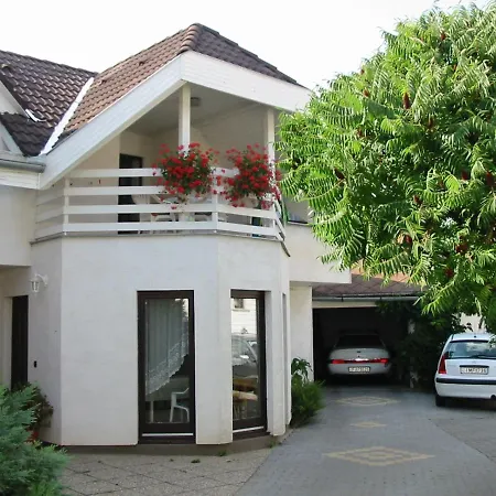 Baranyai Vendeghaz Apartmán *